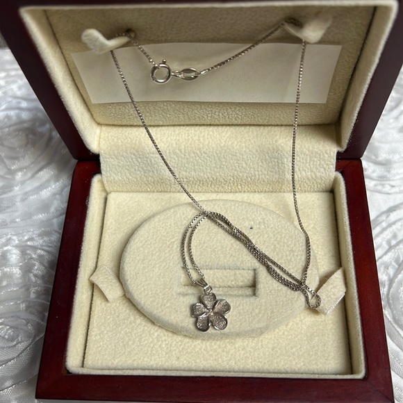 Hawaiian 🌺 Sterling Silver Necklace - Picture 2 of 9